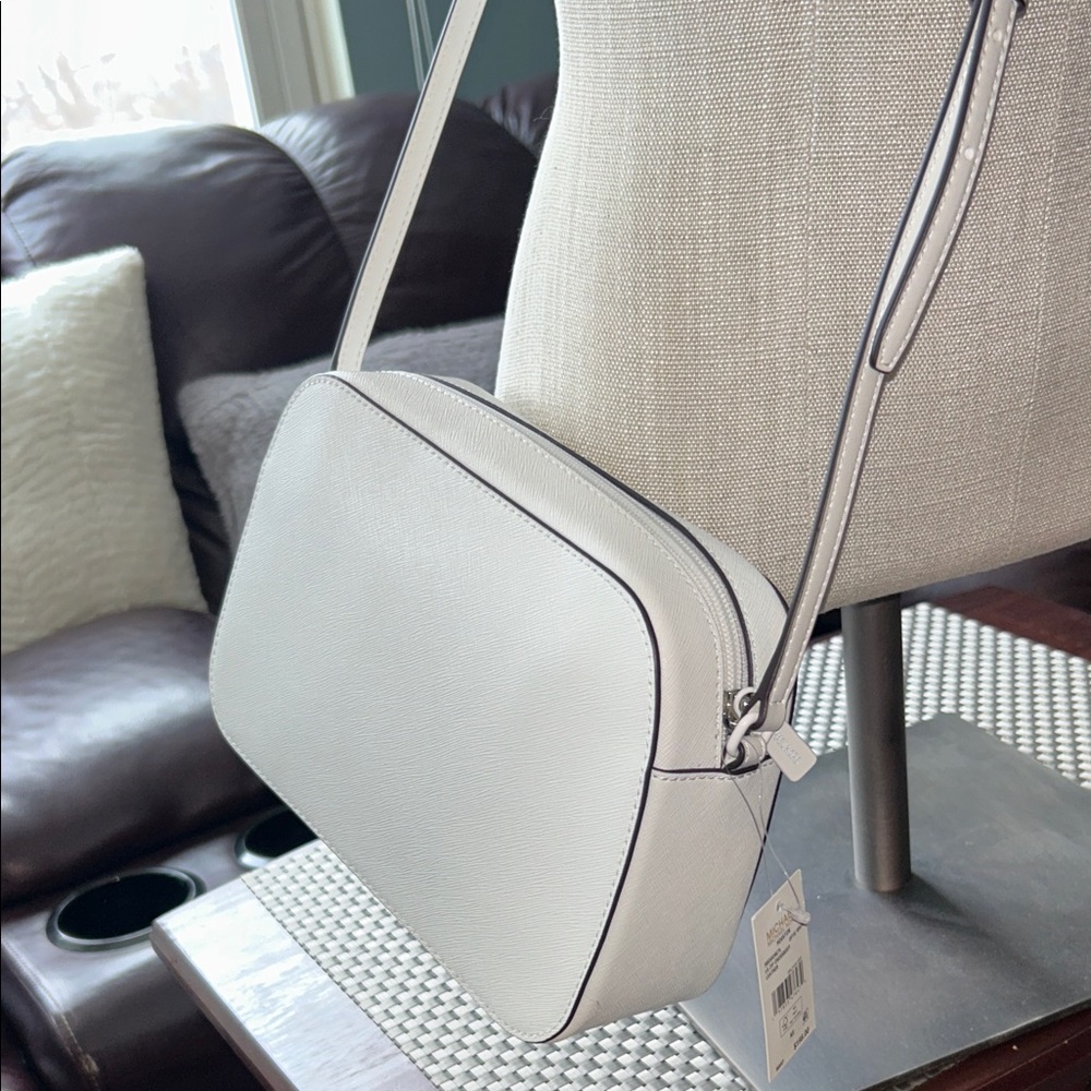 Michael Khors White Crossbody Bag Med Size purse that matches every outfit. - Picture 2 of 7